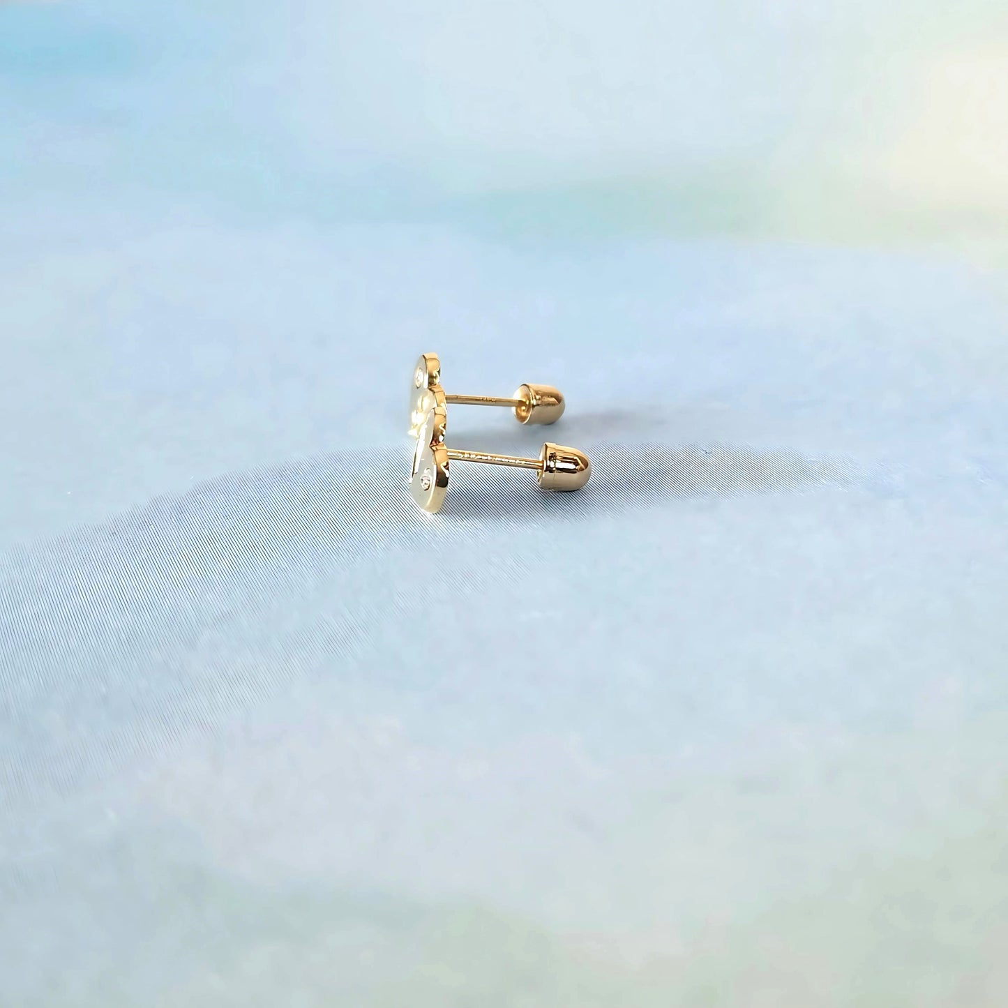 14k Broken Hearts Sparkle Stud