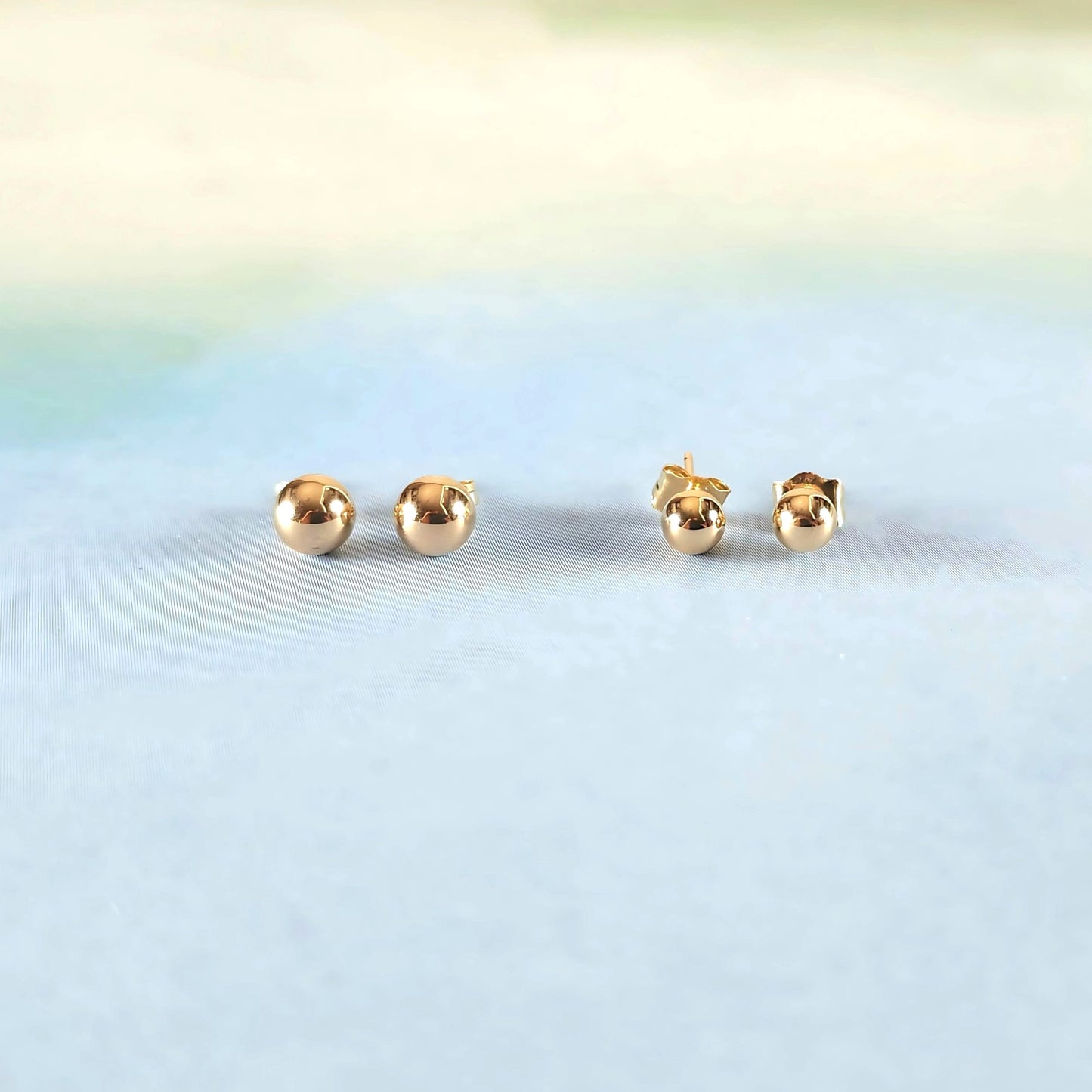 14k Gold Ball Stud