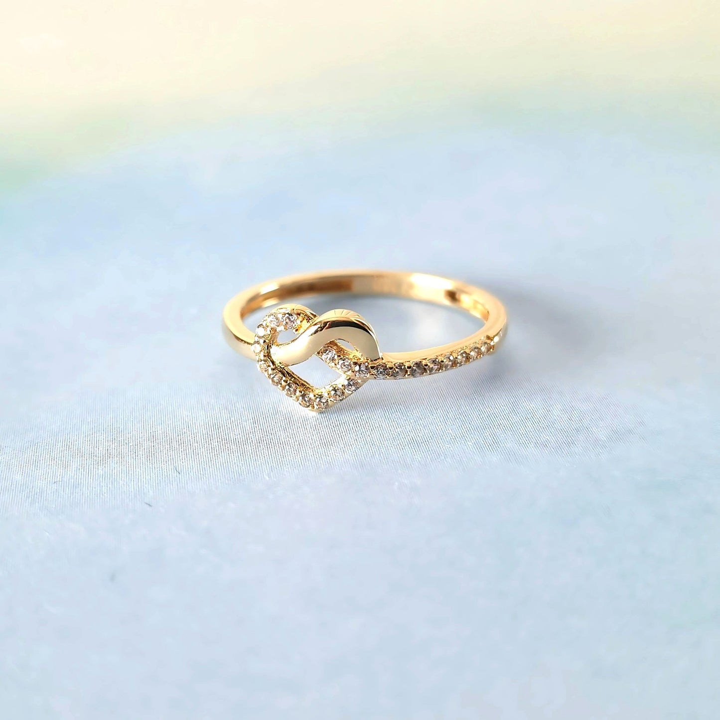 14k Heart Twist & Sparkle Ring