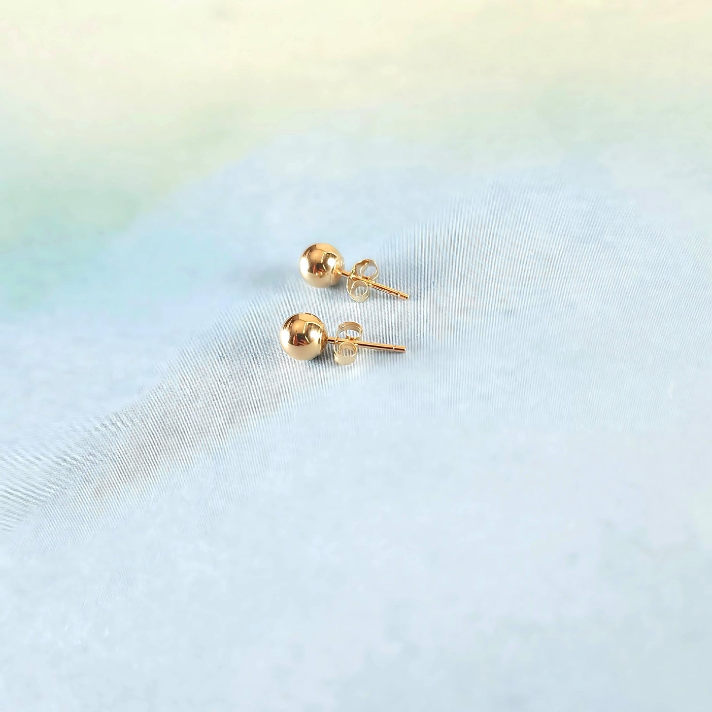 14k Gold Ball Stud