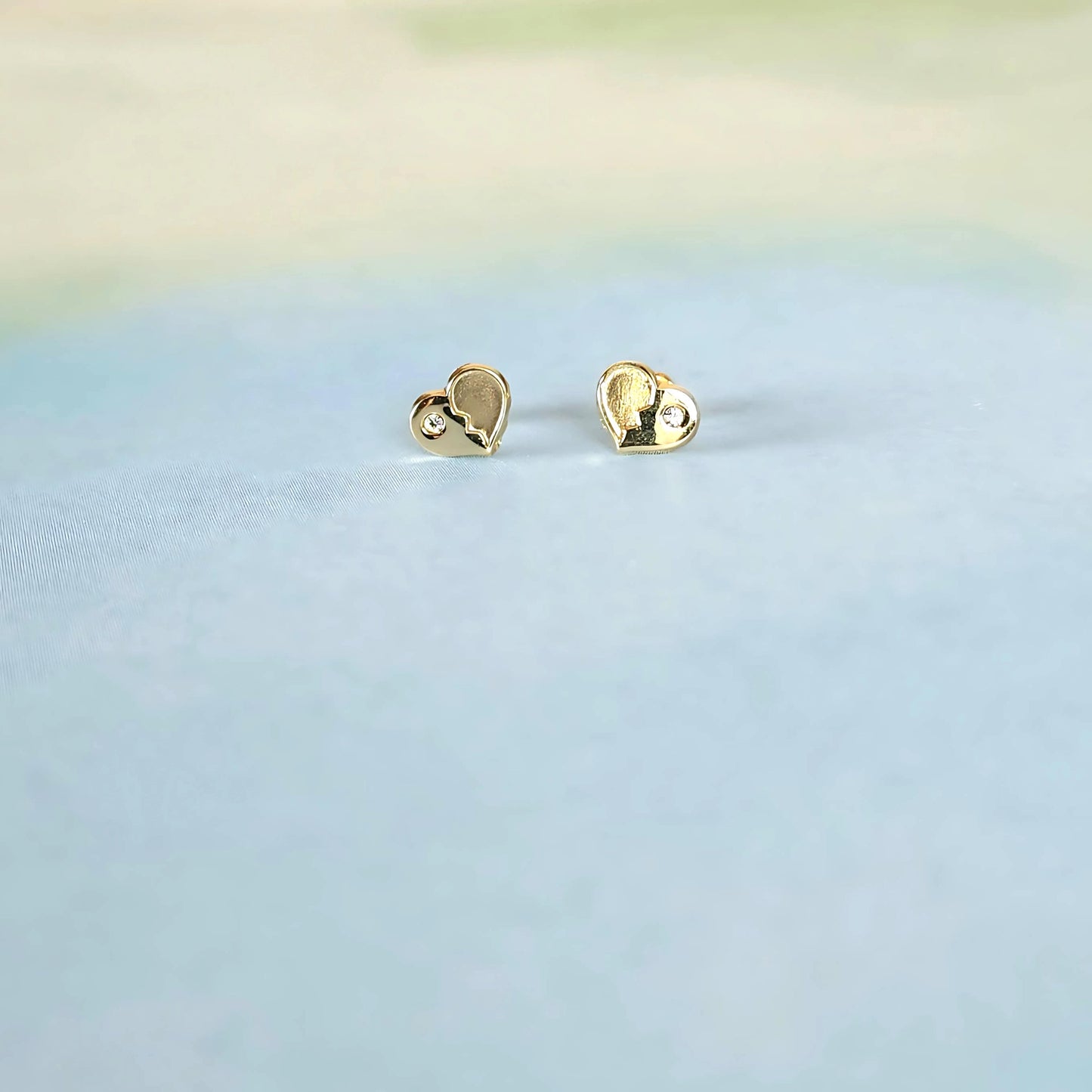 14k Broken Hearts Sparkle Stud