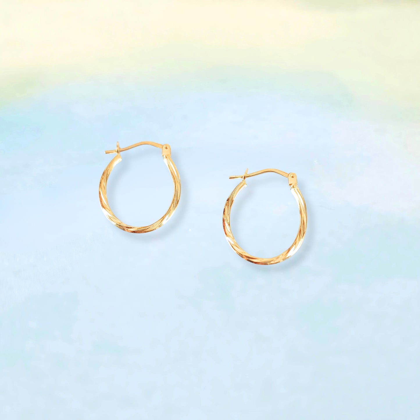 14k Twisted Minimal Hoops