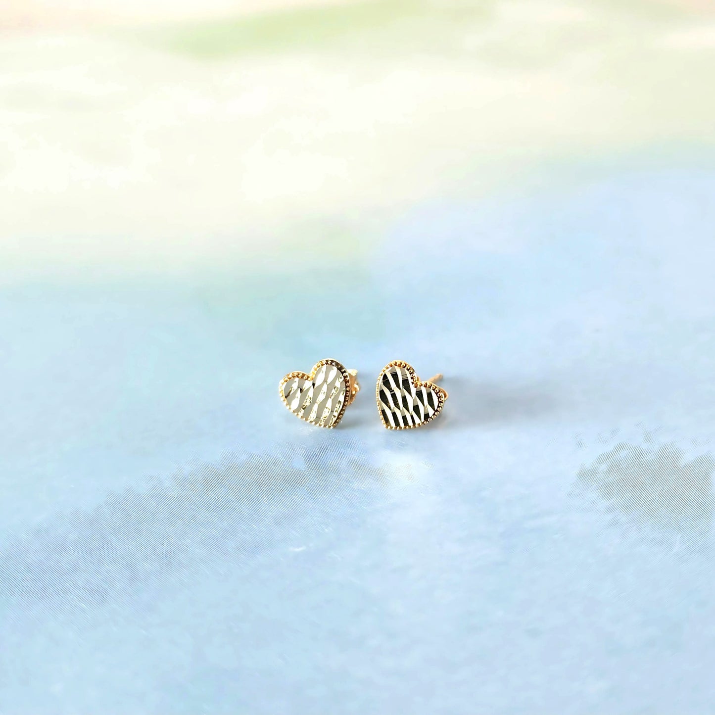 14k Heart of Gold Studs