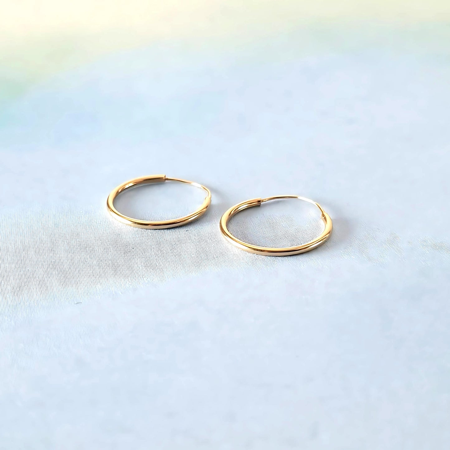 14k Minimal Huggies